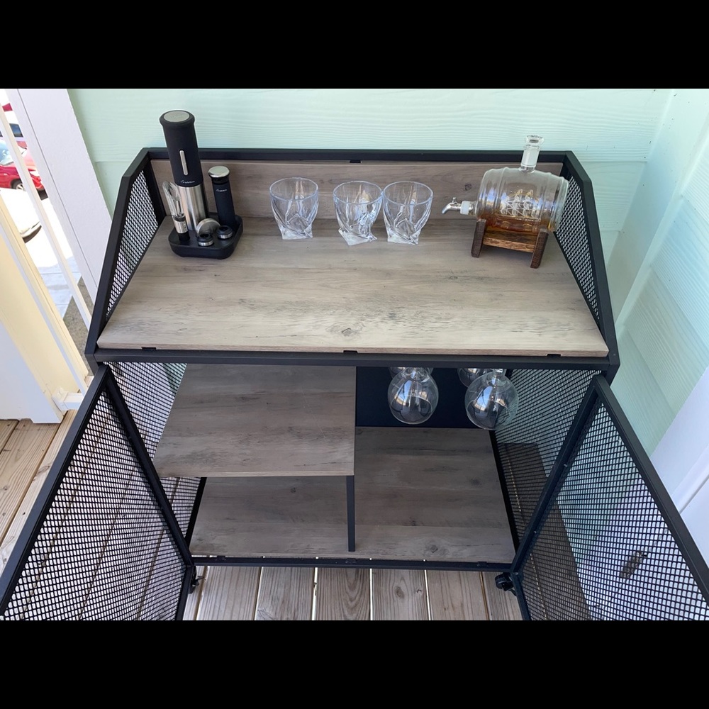 Full bar